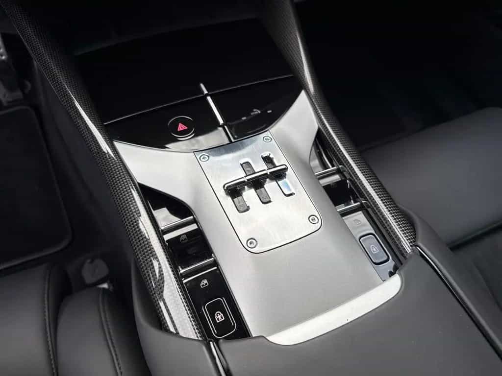 Ferrari Purosangue *Embleme*HiFi*PDC*Klima*Leder* 12/2023-photo-18