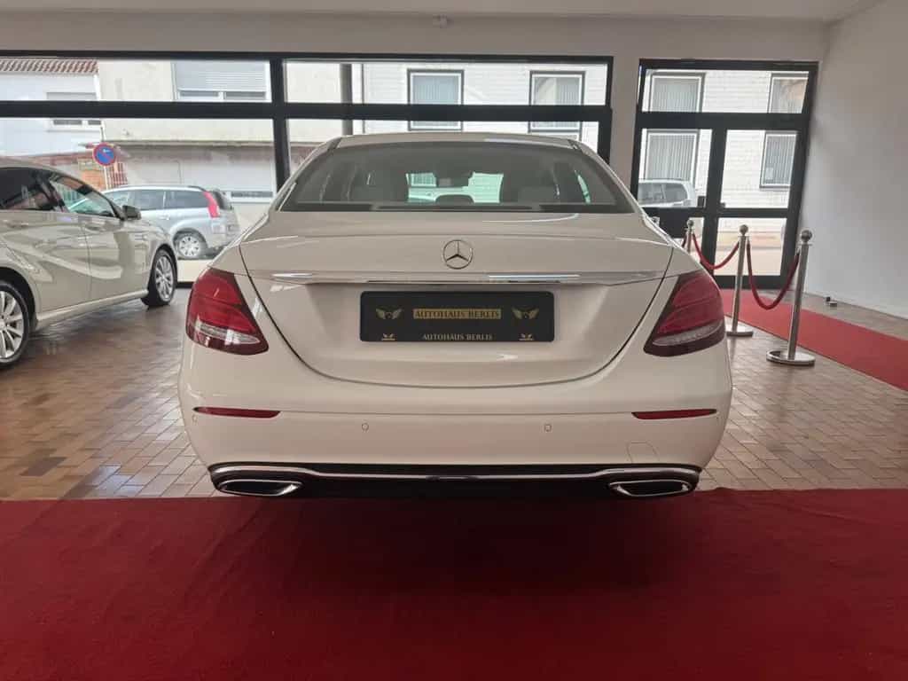 Mercedes-Benz E-Class 220d Limousine/2.HND/SCKHFT/MULTIB/WIDESCR/EU6 09/2016-photo-10