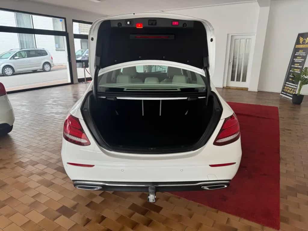 Mercedes-Benz E-Class 220d Limousine/2.HND/SCKHFT/MULTIB/WIDESCR/EU6 09/2016-photo-22