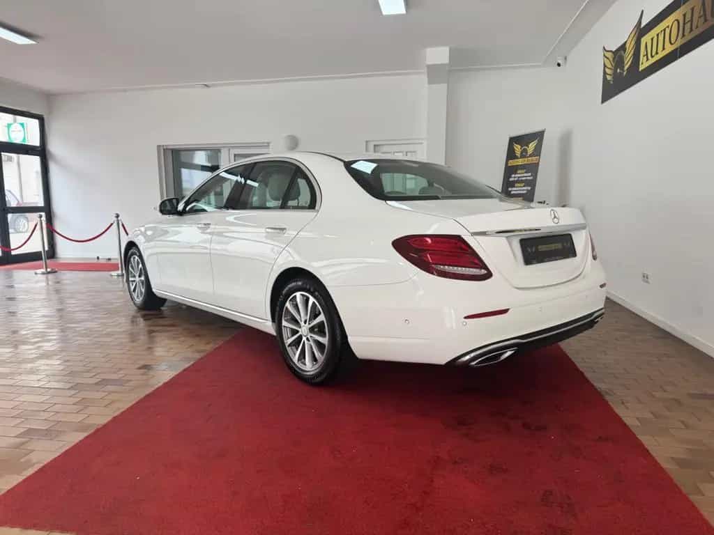 Mercedes-Benz E-Class 220d Limousine/2.HND/SCKHFT/MULTIB/WIDESCR/EU6 09/2016-photo-3