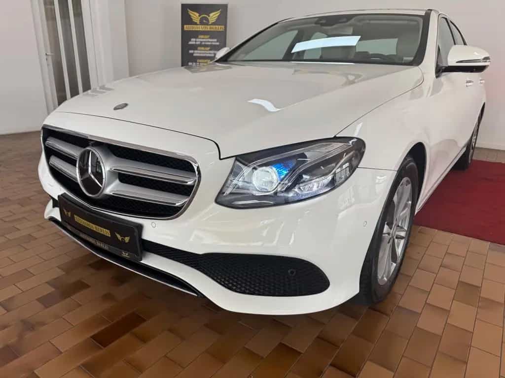 Mercedes-Benz E-Class 220d Limousine/2.HND/SCKHFT/MULTIB/WIDESCR/EU6 09/2016-photo-4