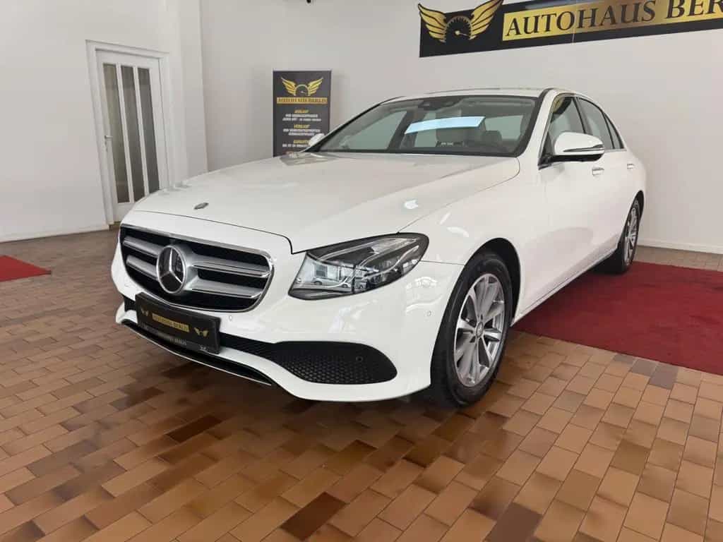 Mercedes-Benz E-Class 220d Limousine/2.HND/SCKHFT/MULTIB/WIDESCR/EU6 09/2016-photo-5