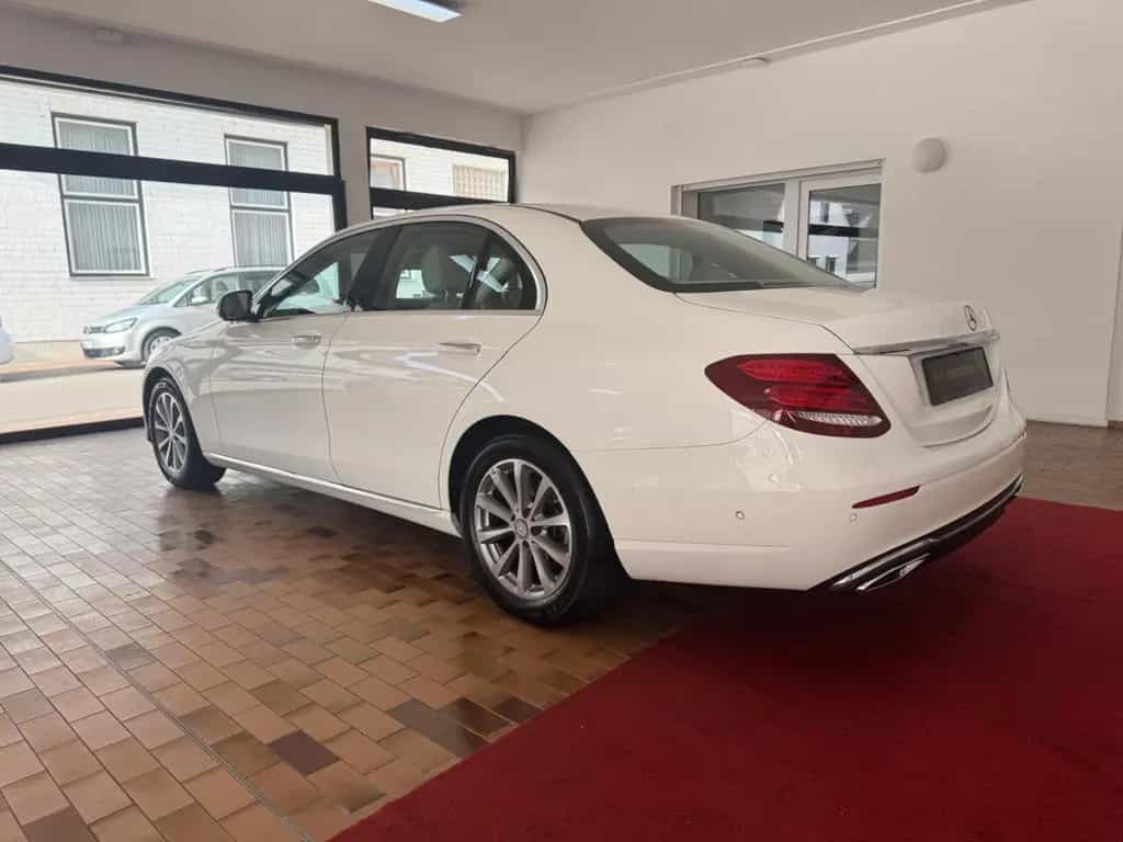 Mercedes-Benz E-Class 220d Limousine/2.HND/SCKHFT/MULTIB/WIDESCR/EU6 09/2016-photo-8