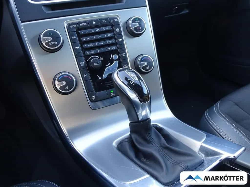 Volvo V60 Kombi Linje Business TEMPOMAT/NAVI/PDC 03/2016-photo-7