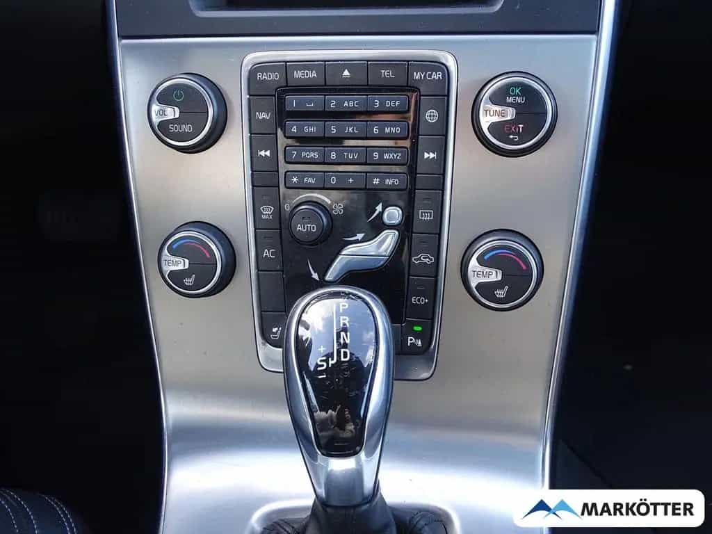 Volvo V60 Kombi Linje Business TEMPOMAT/NAVI/PDC 03/2016-photo-8