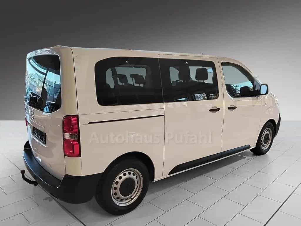Opel Zafira Vivaro Bus 9 Sitze AHK vom Opel Partner 01/2021-photo-9