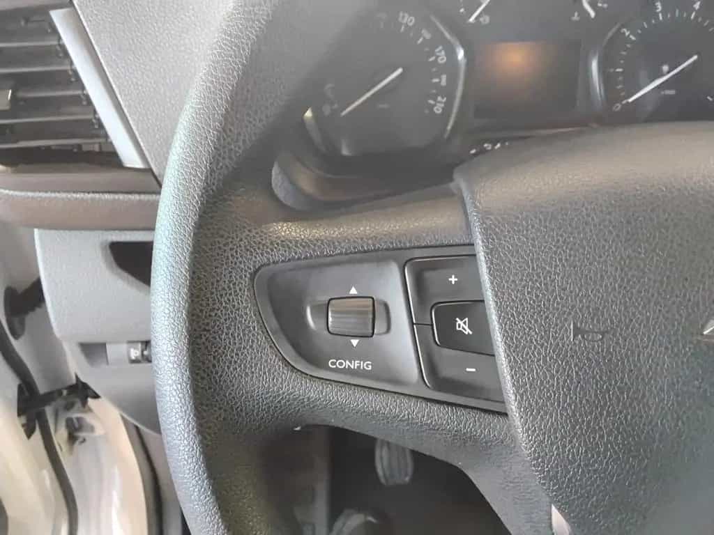 Opel Zafira Vivaro Bus 9 Sitze AHK vom Opel Partner 01/2021-photo-12