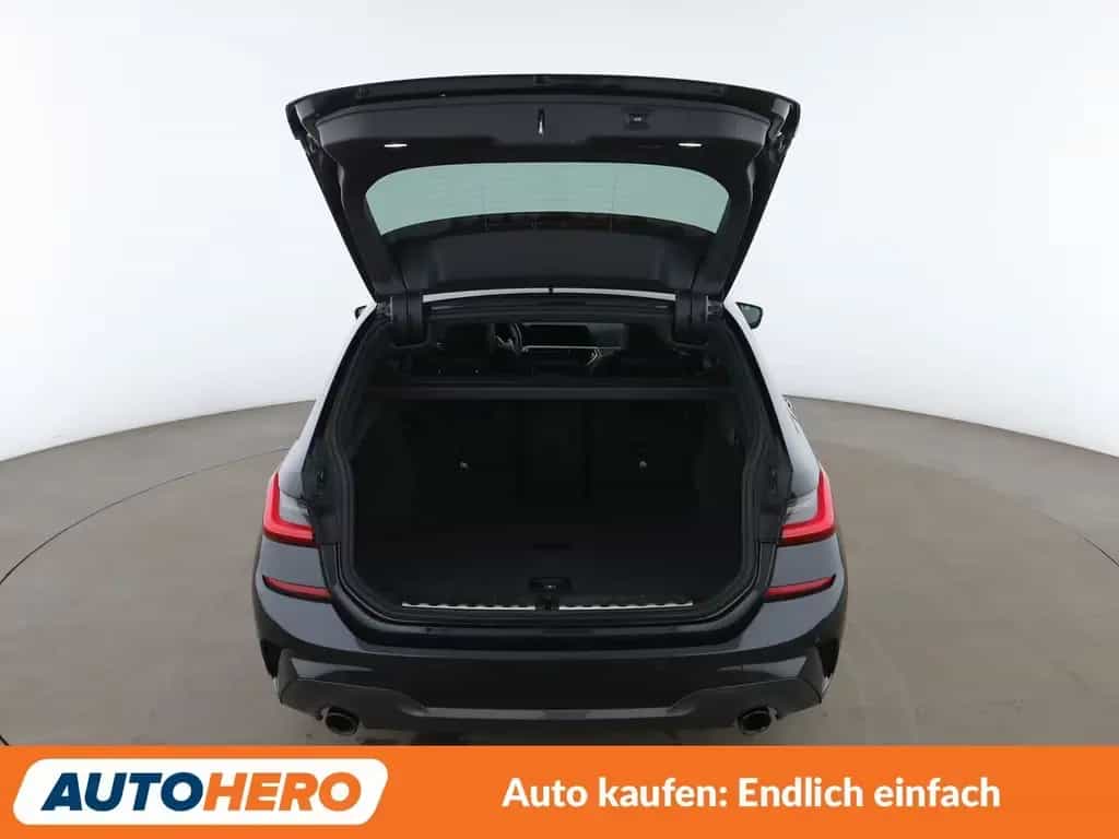 BMW 330 i xDrive M Sport Aut.*NAVI*LED*HUD*ACC*PDC* 09/2020-photo-16