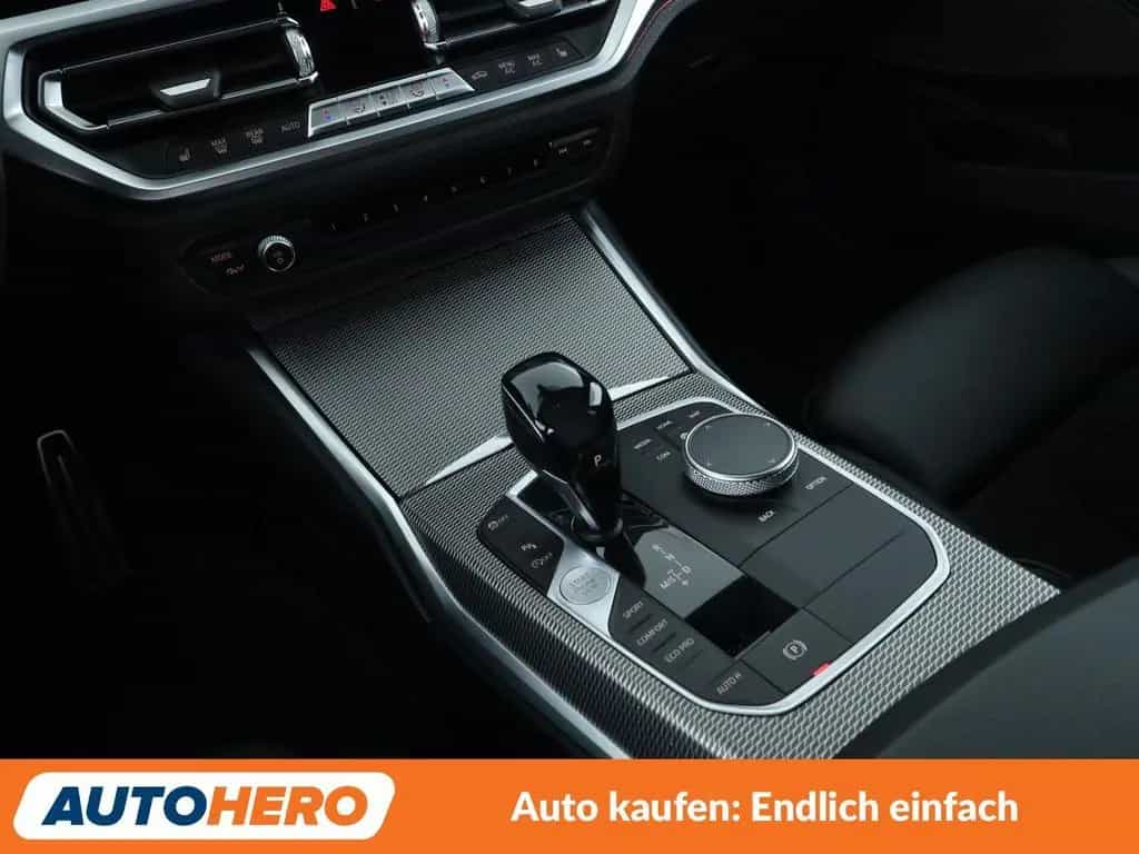 BMW 330 i xDrive M Sport Aut.*NAVI*LED*HUD*ACC*PDC* 09/2020-photo-20