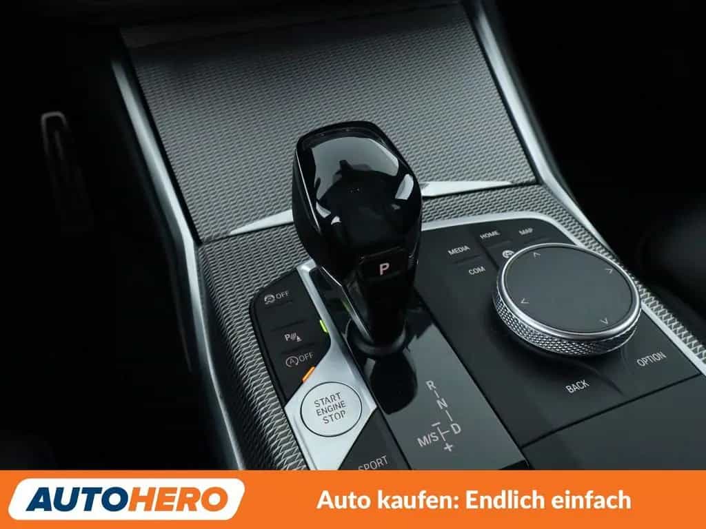 BMW 330 i xDrive M Sport Aut.*NAVI*LED*HUD*ACC*PDC* 09/2020-photo-21