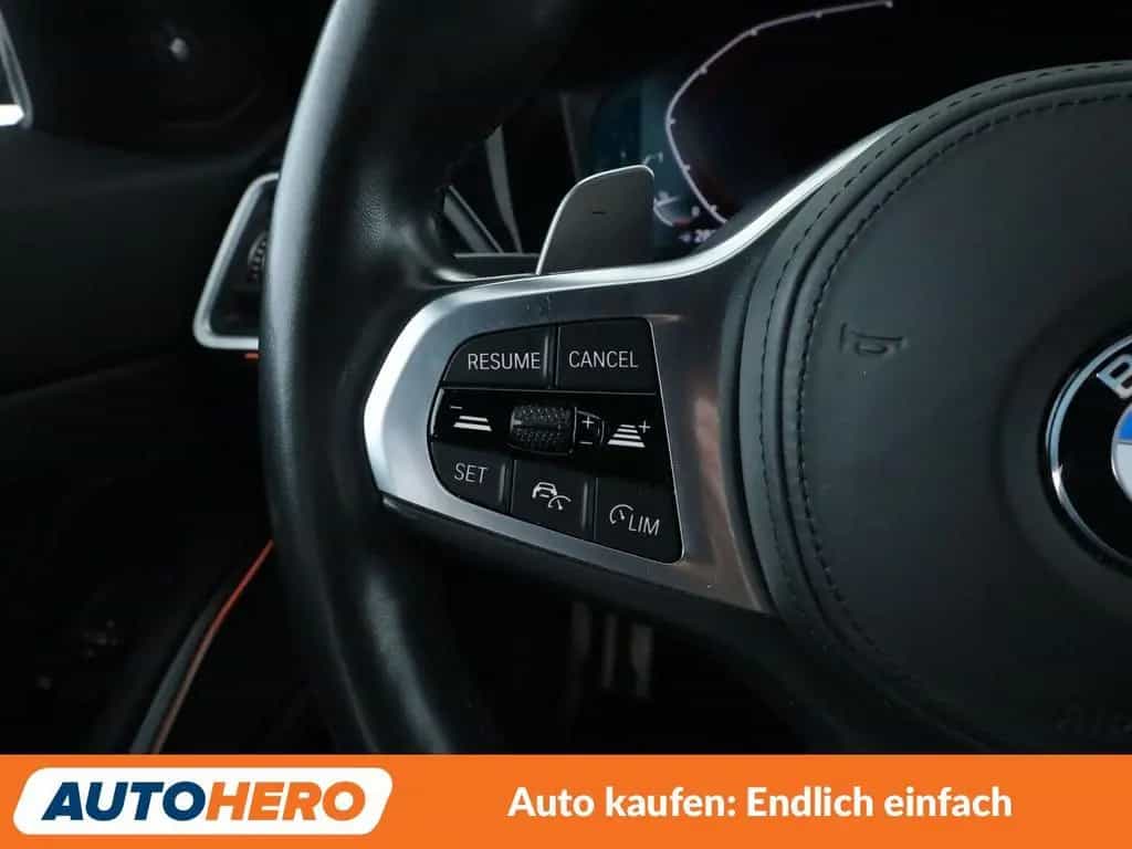 BMW 330 i xDrive M Sport Aut.*NAVI*LED*HUD*ACC*PDC* 09/2020-photo-28