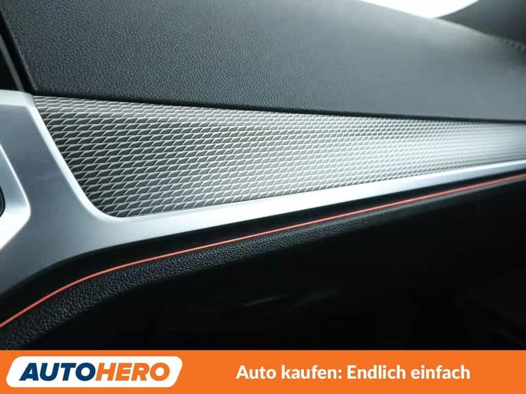 BMW 330 i xDrive M Sport Aut.*NAVI*LED*HUD*ACC*PDC* 09/2020-photo-31