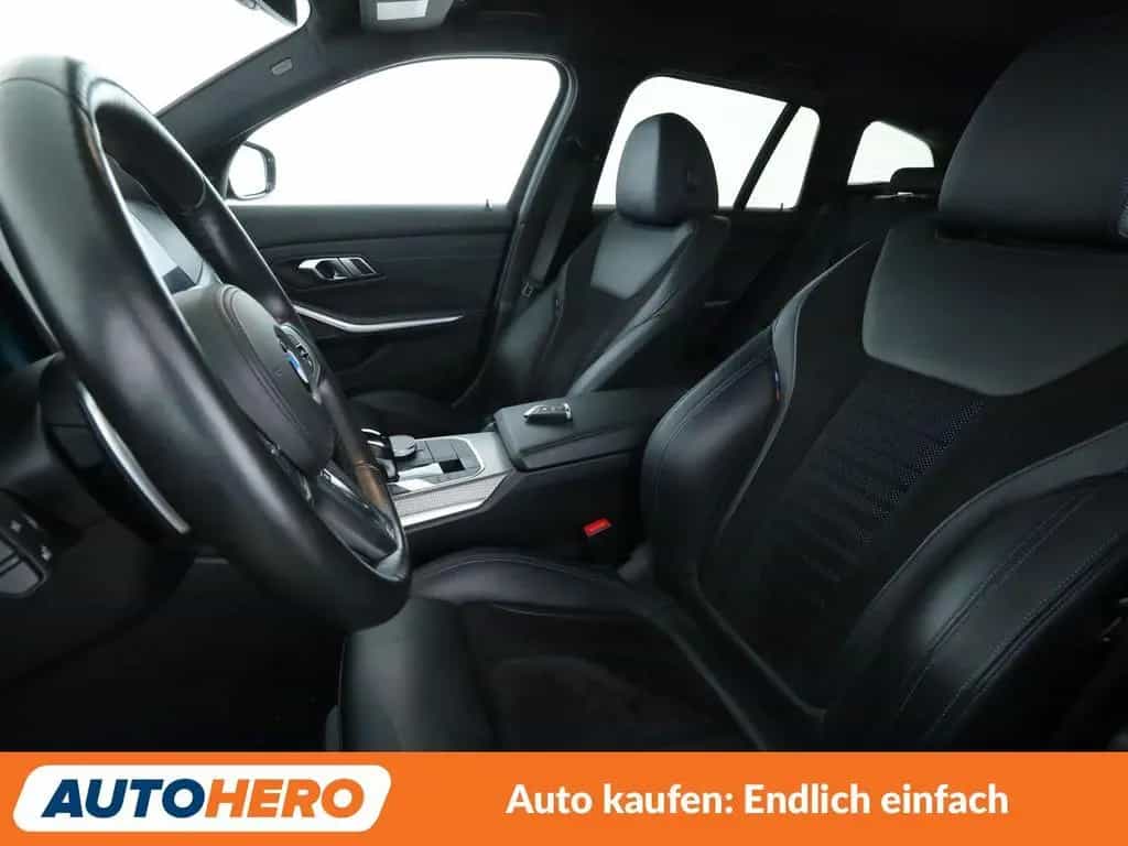BMW 330 i xDrive M Sport Aut.*NAVI*LED*HUD*ACC*PDC* 09/2020-photo-9