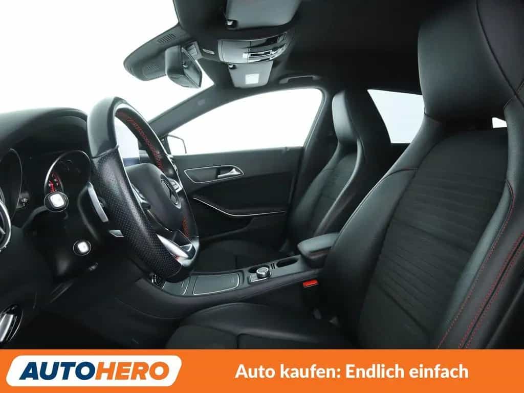 Mercedes-Benz CLA-Class 200 Shooting Brake AMG Line Aut.*LED*NAVI* 01/2019-photo-9