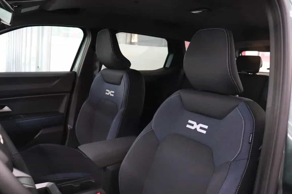 Dacia Duster MJ25 1.3 TCe Journey City Paket AKTION 04/2026-photo-12