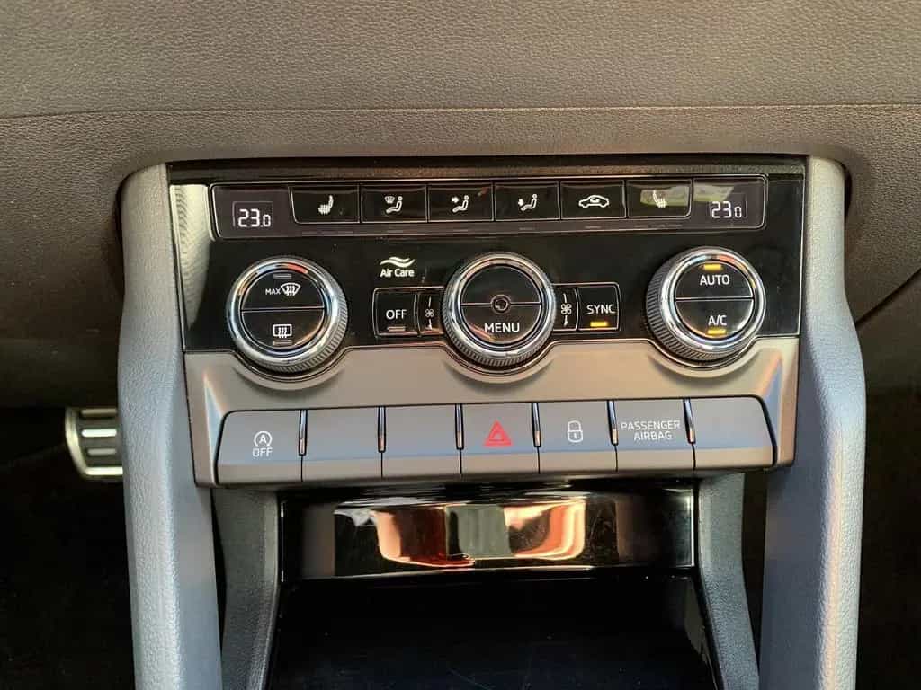 Skoda Karoq 1.5TSI DSG SportLine Navi+Lenk-Sitzhz+ACC 01/2025-photo-13