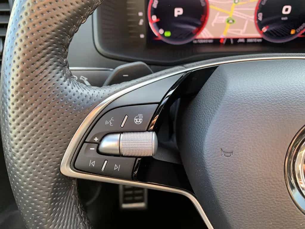 Skoda Karoq 1.5TSI DSG SportLine Navi+Lenk-Sitzhz+ACC 01/2025-photo-16
