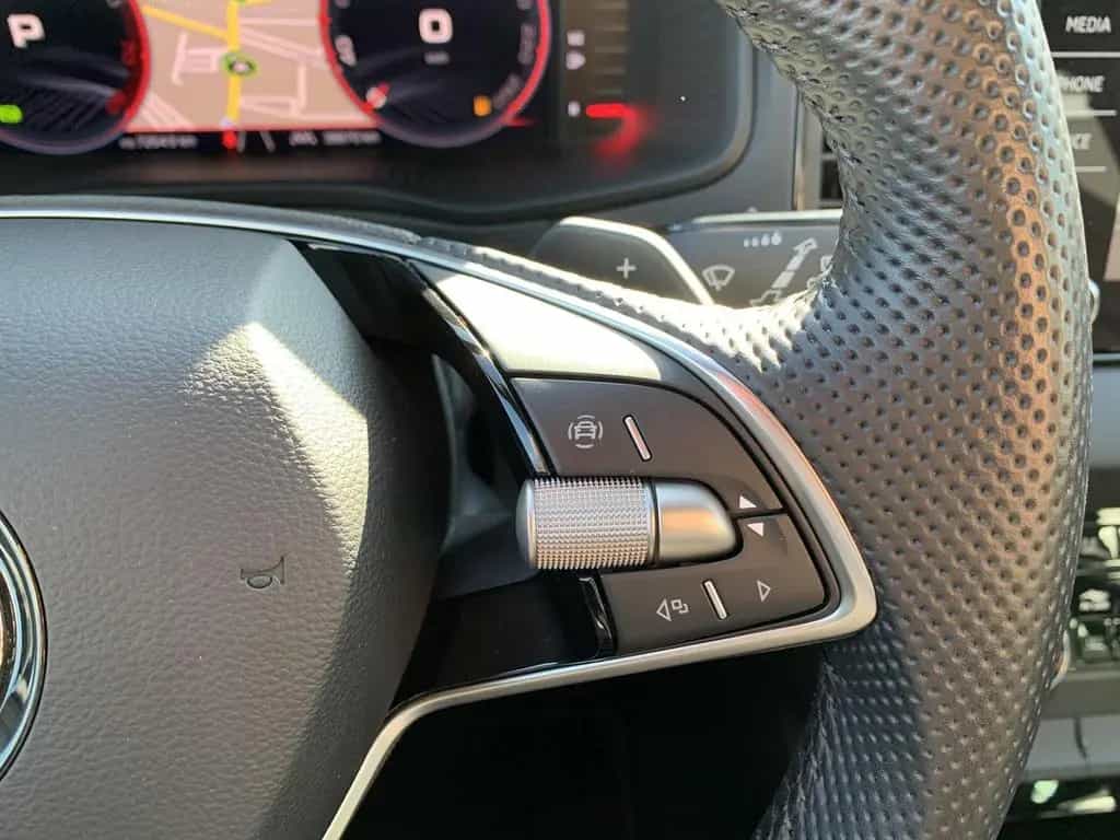 Skoda Karoq 1.5TSI DSG SportLine Navi+Lenk-Sitzhz+ACC 01/2025-photo-17