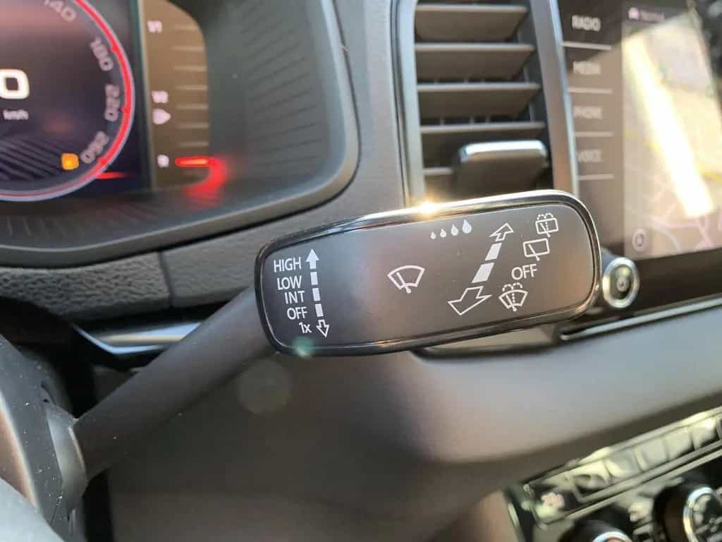 Skoda Karoq 1.5TSI DSG SportLine Navi+Lenk-Sitzhz+ACC 01/2025-photo-19