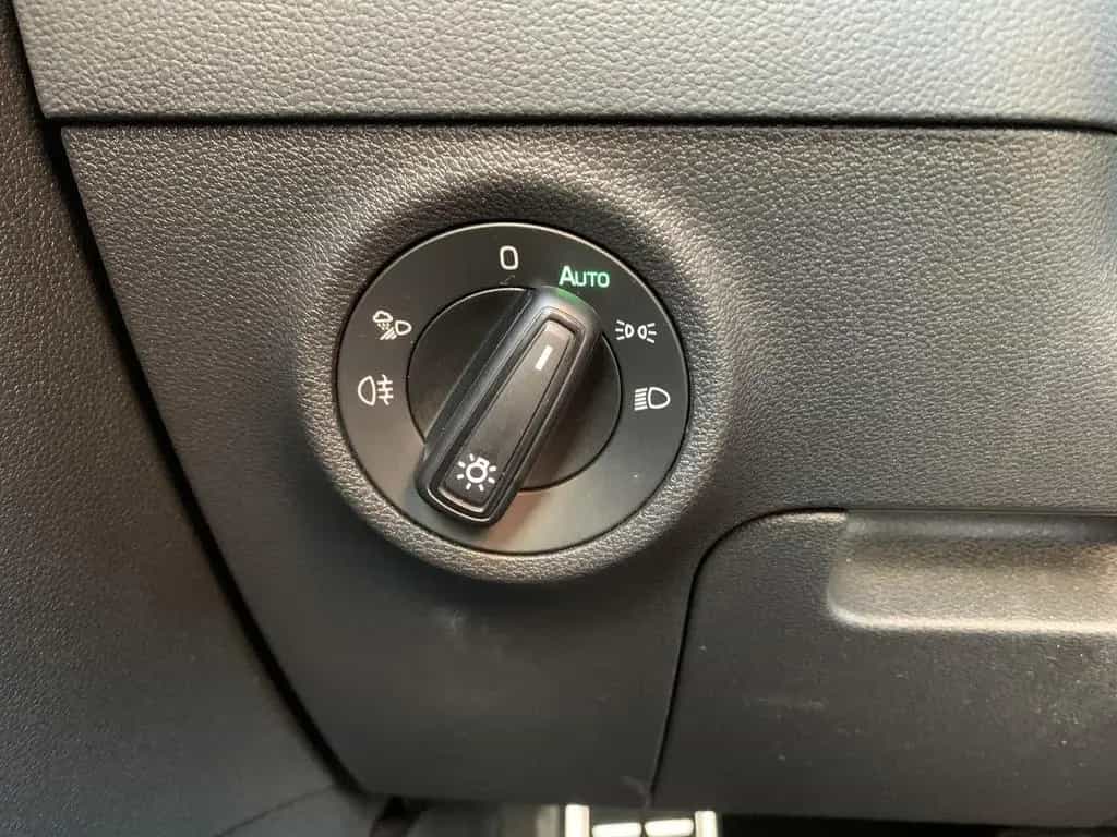 Skoda Karoq 1.5TSI DSG SportLine Navi+Lenk-Sitzhz+ACC 01/2025-photo-23