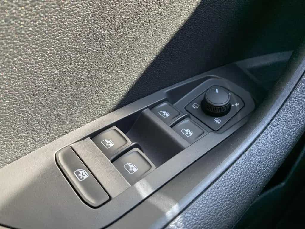 Skoda Karoq 1.5TSI DSG SportLine Navi+Lenk-Sitzhz+ACC 01/2025-photo-24