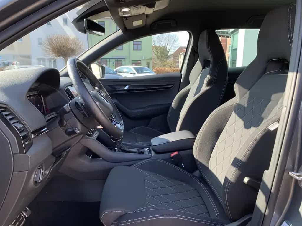 Skoda Karoq 1.5TSI DSG SportLine Navi+Lenk-Sitzhz+ACC 01/2025-photo-8