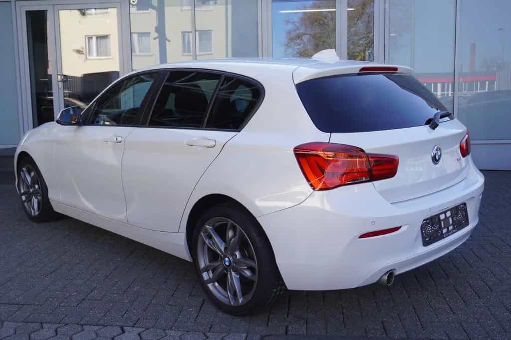 BMW 1 Series 118 i Lim. Tempomat/PDC 06/2019-photo-1