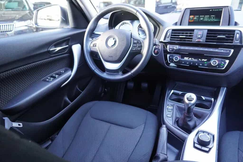 BMW 1 Series 118 i Lim. Tempomat/PDC 06/2019-photo-19