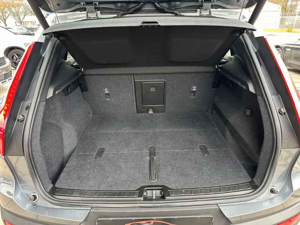 Volvo XC40 Momentum AWD LED HARMAN KARDON NAVI 04/2019-photo-10
