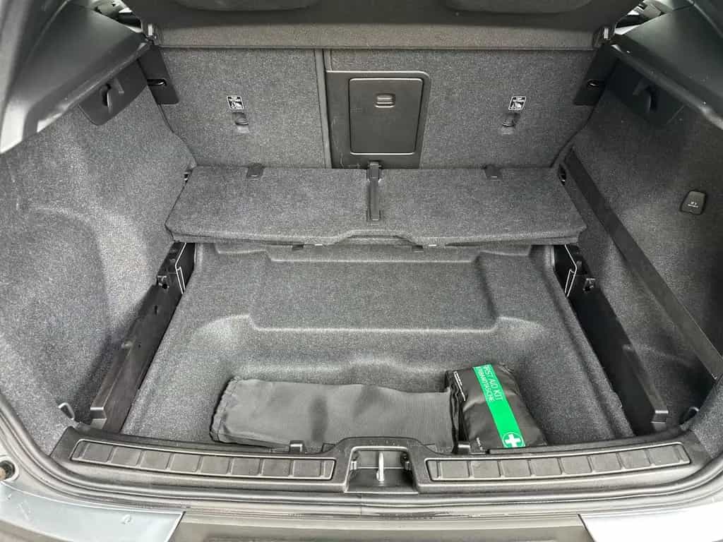 Volvo XC40 Momentum AWD LED HARMAN KARDON NAVI 04/2019-photo-12