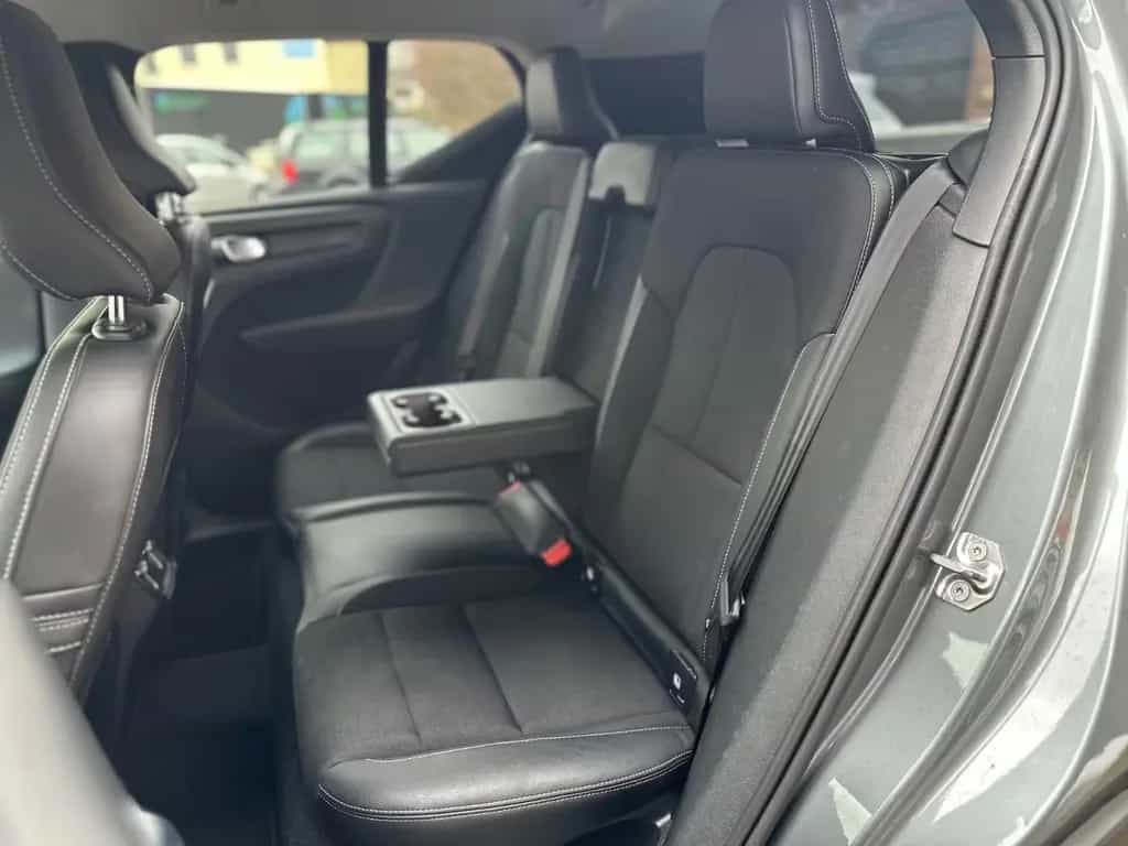Volvo XC40 Momentum AWD LED HARMAN KARDON NAVI 04/2019-photo-16
