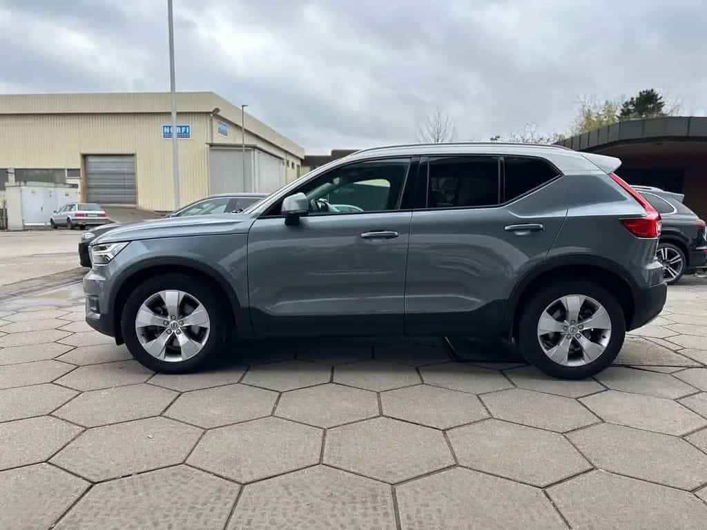 Volvo XC40 Momentum AWD LED HARMAN KARDON NAVI 04/2019-photo-2