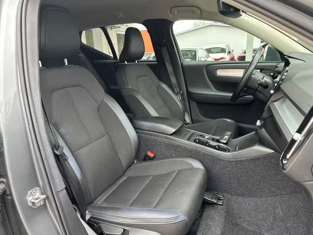 Volvo XC40 Momentum AWD LED HARMAN KARDON NAVI 04/2019-photo-20