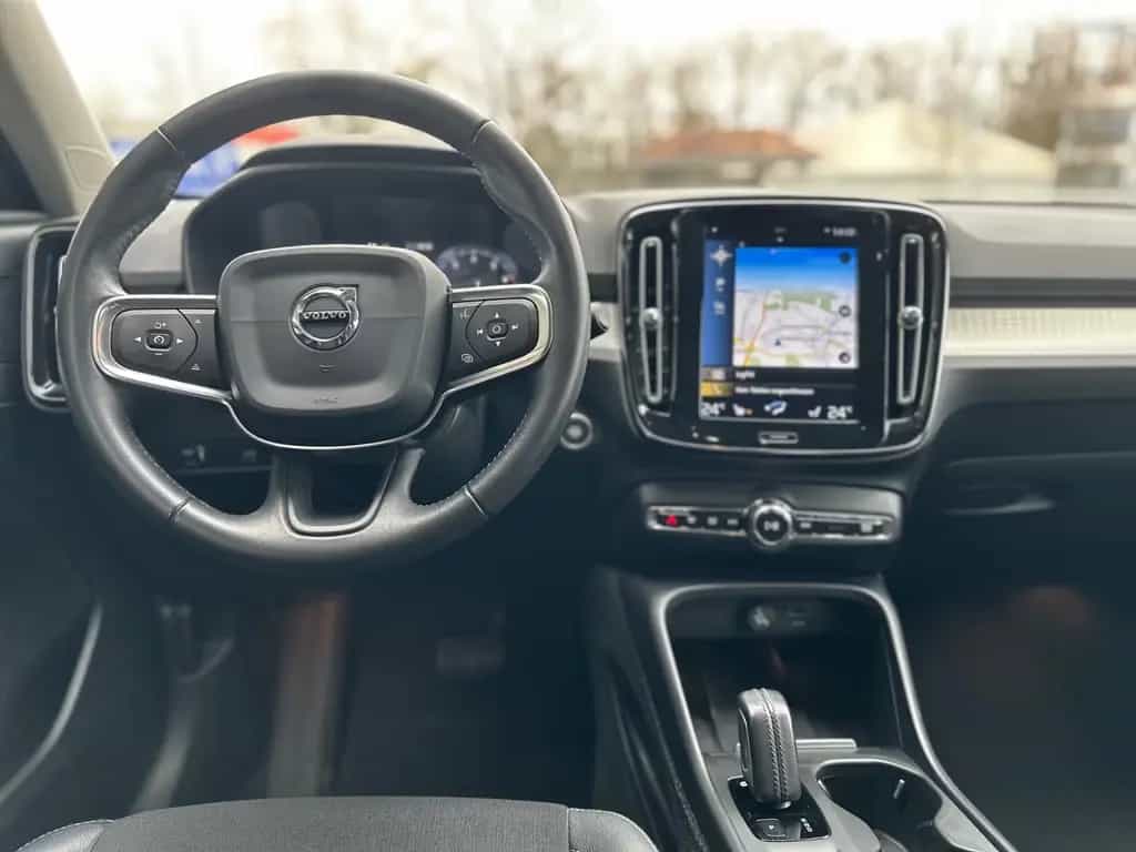 Volvo XC40 Momentum AWD LED HARMAN KARDON NAVI 04/2019-photo-27