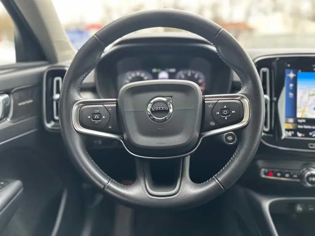 Volvo XC40 Momentum AWD LED HARMAN KARDON NAVI 04/2019-photo-28