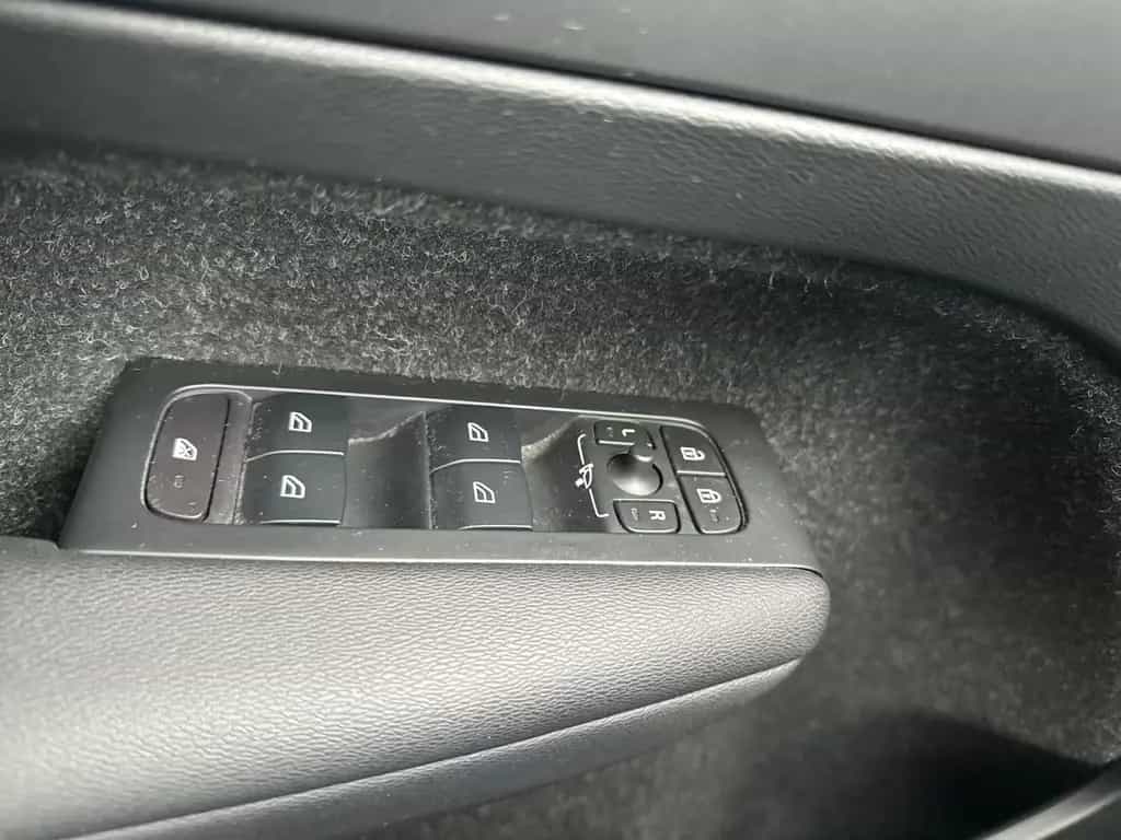Volvo XC40 Momentum AWD LED HARMAN KARDON NAVI 04/2019-photo-36