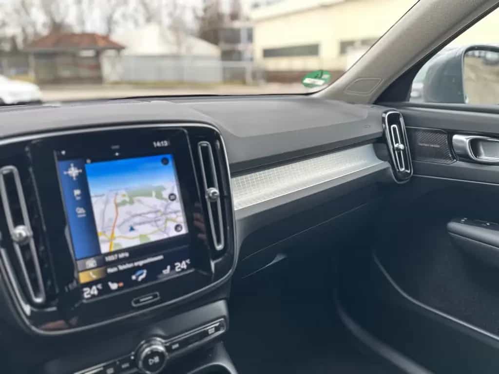Volvo XC40 Momentum AWD LED HARMAN KARDON NAVI 04/2019-photo-37