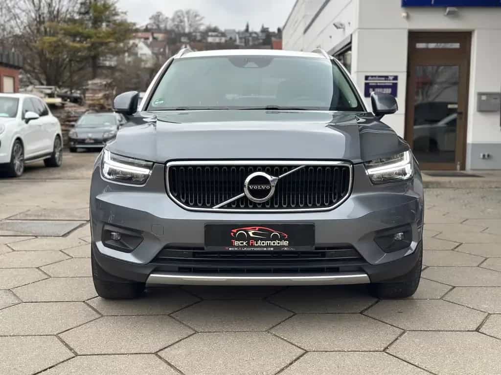 Volvo XC40 Momentum AWD LED HARMAN KARDON NAVI 04/2019-photo-4