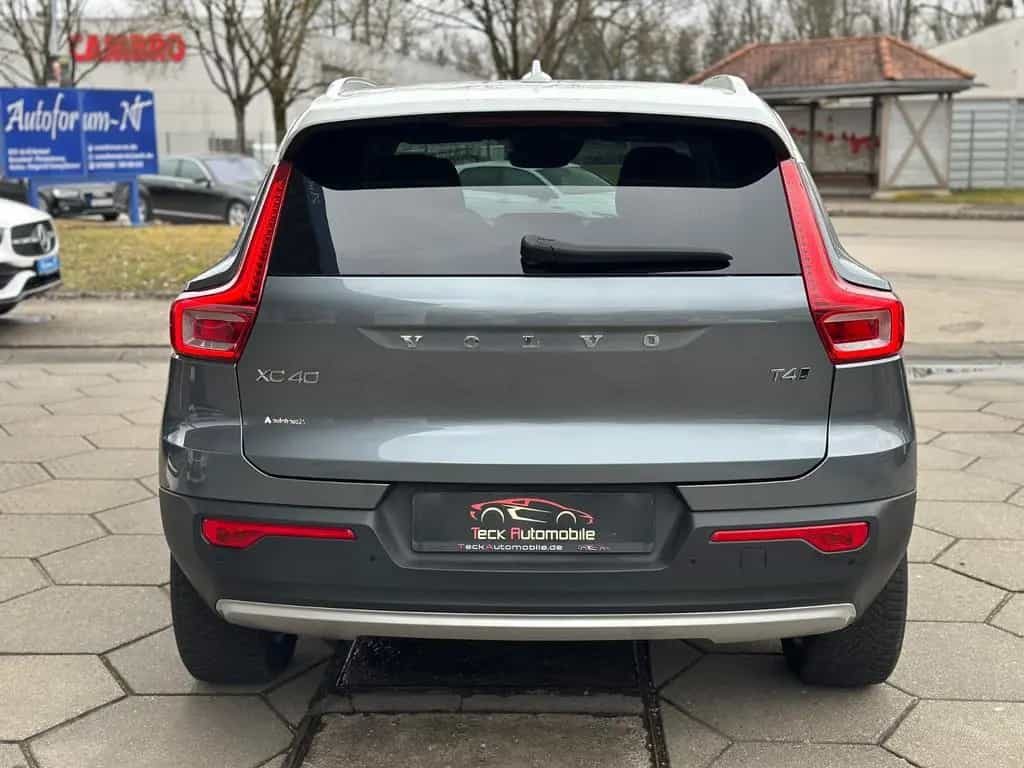 Volvo XC40 Momentum AWD LED HARMAN KARDON NAVI 04/2019-photo-8
