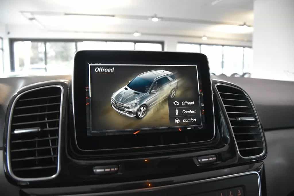 Mercedes-Benz GLE-Class 400 4Matic 7G AMG LINE INT"DISTRONIC"ESD"LED 11/2015-photo-33