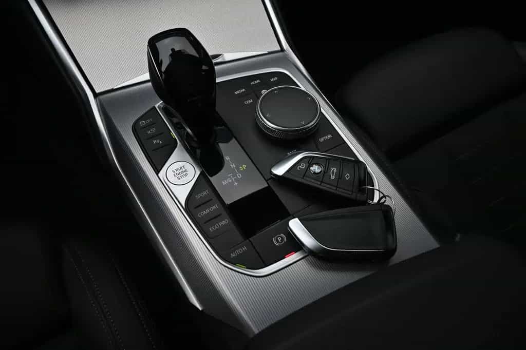 BMW 320 3 Touring 320 d xDrive Idividual 360 Kamera 07/2020-photo-15