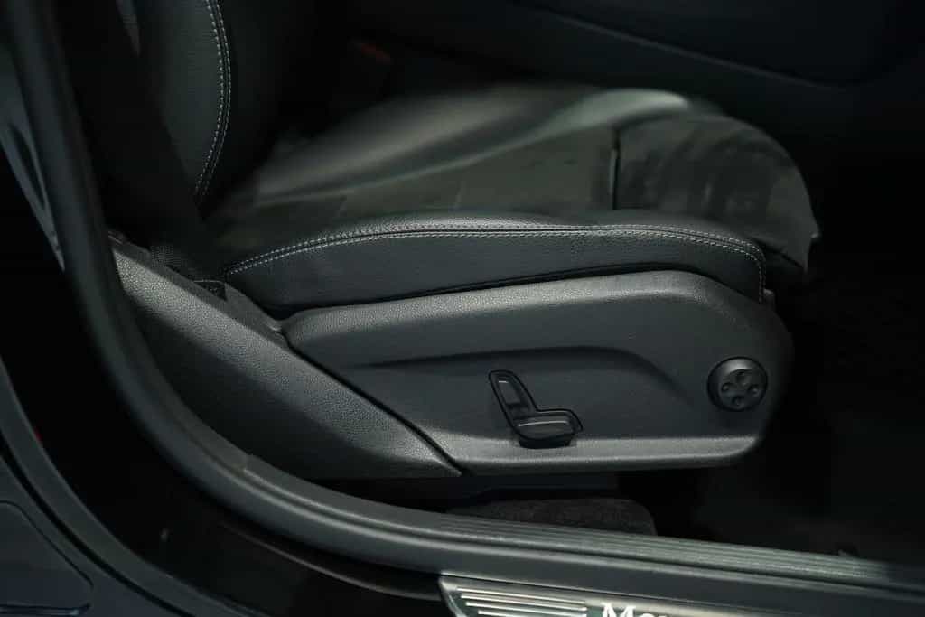 Mercedes-Benz GLC 250 4M AMG Line *20 *Pano *AHK *Navi *KeyGo 01/2018-photo-12