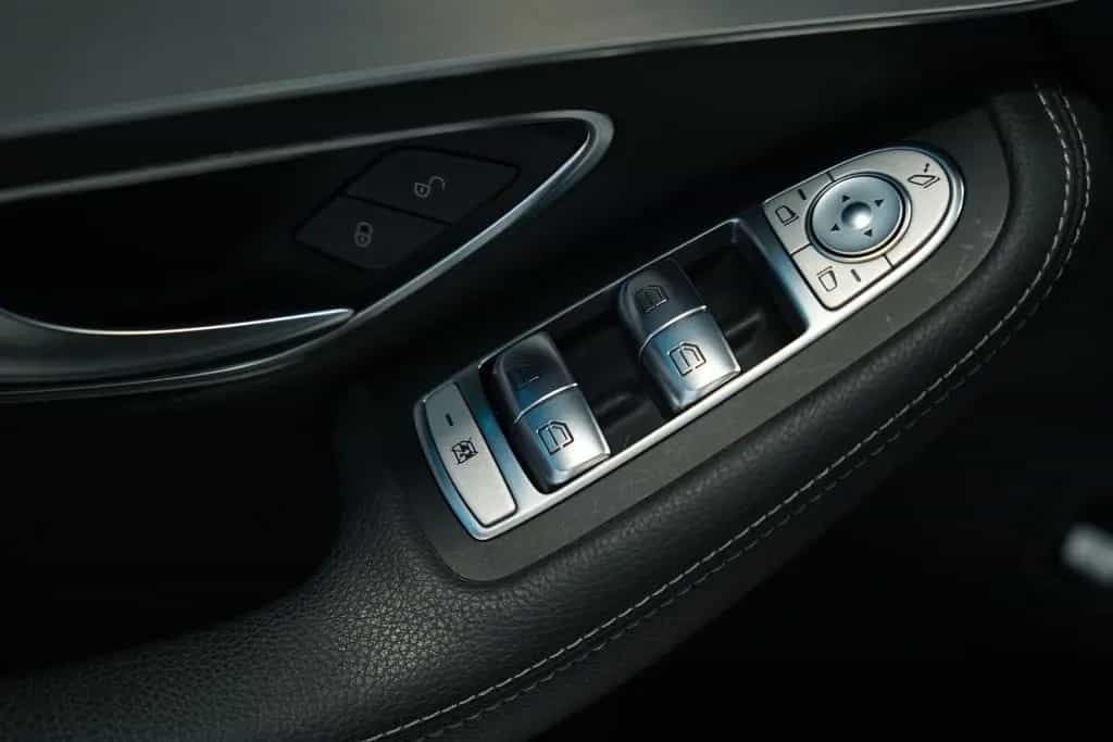 Mercedes-Benz GLC 250 4M AMG Line *20 *Pano *AHK *Navi *KeyGo 01/2018-photo-24