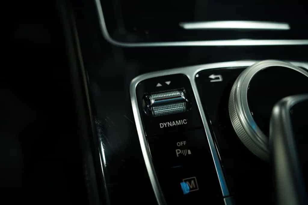 Mercedes-Benz GLC 250 4M AMG Line *20 *Pano *AHK *Navi *KeyGo 01/2018-photo-28