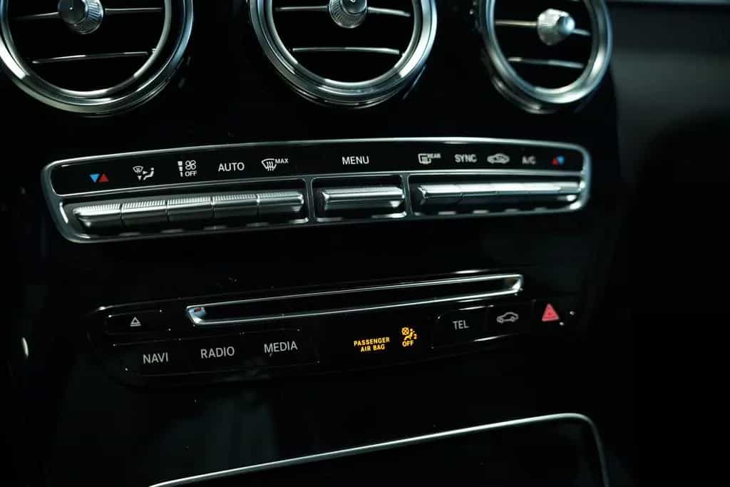 Mercedes-Benz GLC 250 4M AMG Line *20 *Pano *AHK *Navi *KeyGo 01/2018-photo-30