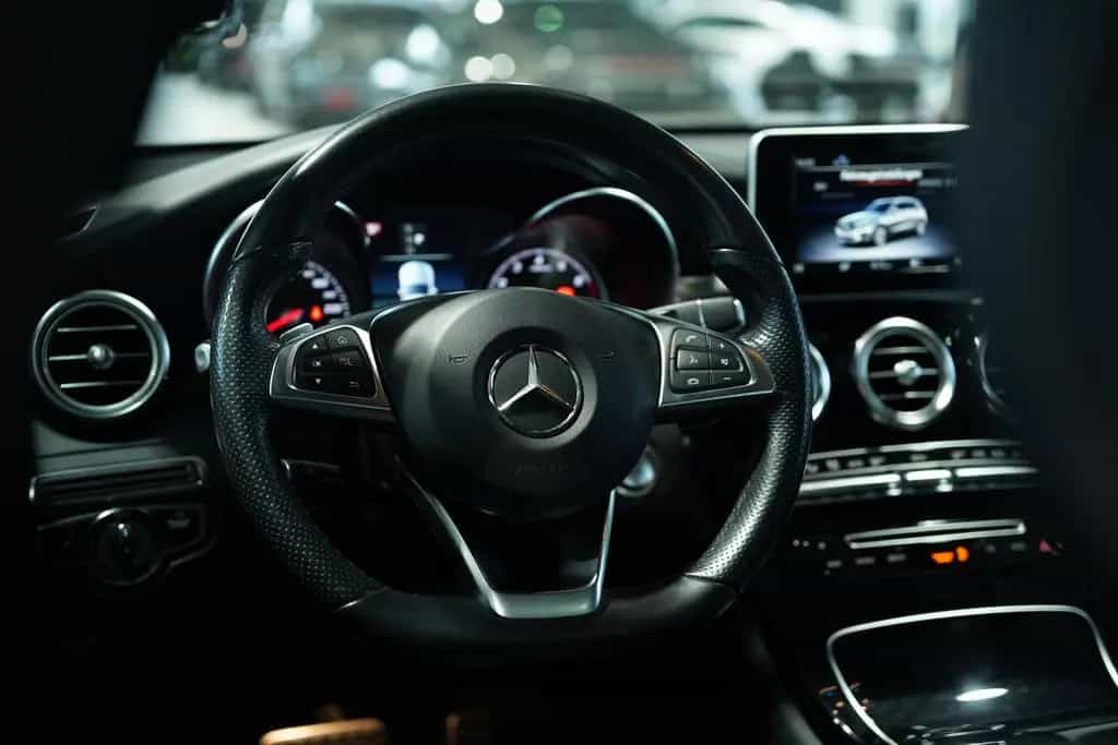 Mercedes-Benz GLC 250 4M AMG Line *20 *Pano *AHK *Navi *KeyGo 01/2018-photo-38