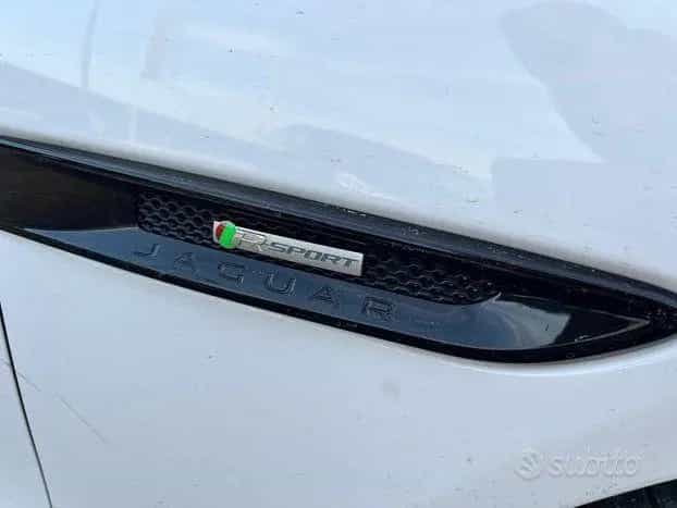 Jaguar XE Rline 11/2016-photo-10