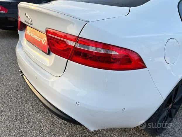 Jaguar XE Rline 11/2016-photo-12