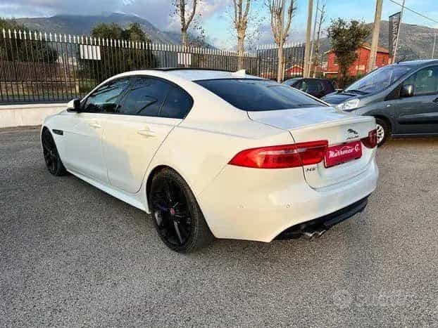 Jaguar XE Rline 11/2016-photo-8