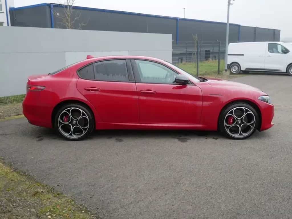 Alfa Romeo Giulia COMPETIZIONE 2.0 TURBO 16V 280 PS AT8 Q4 08/2023-photo-1